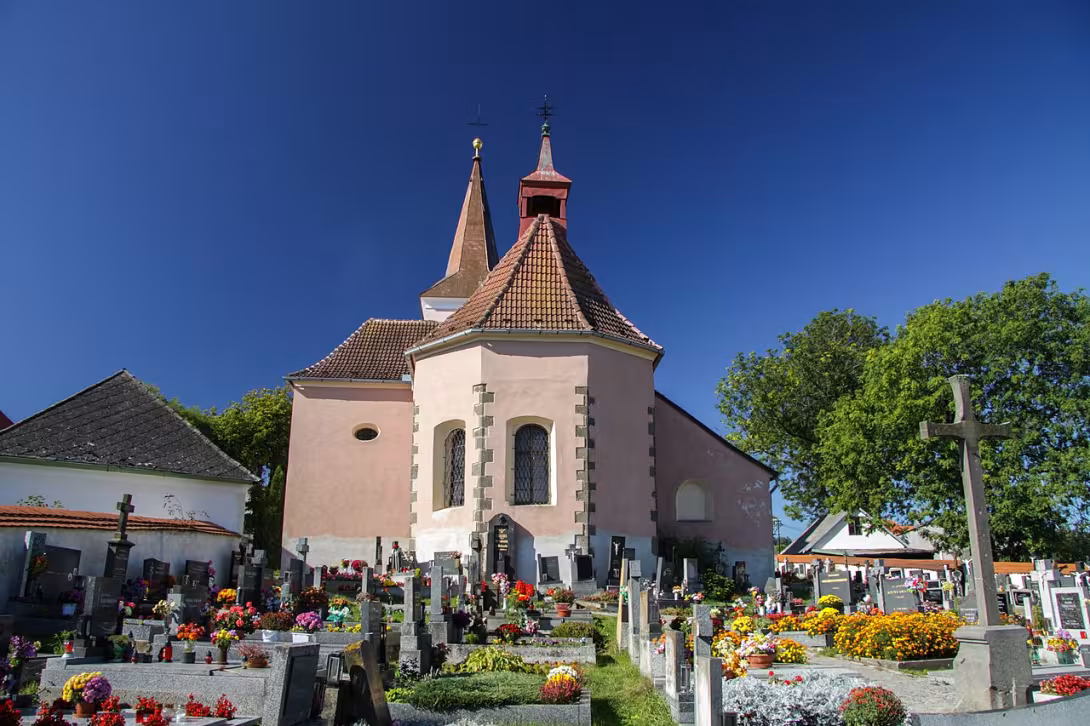 Dnešní pohled – kostel svatého Mikuláše (Lažiště)