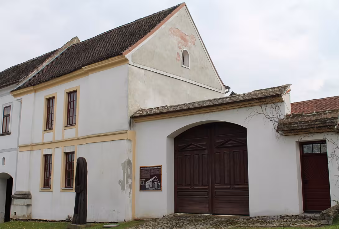 Dnešní pohled – kostel svatého Mikuláše Tolentinského (Vratěnín)