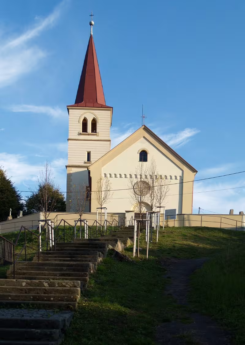 Dnešní pohled – kostel svatého Petra a Pavla (Rozhovice)
