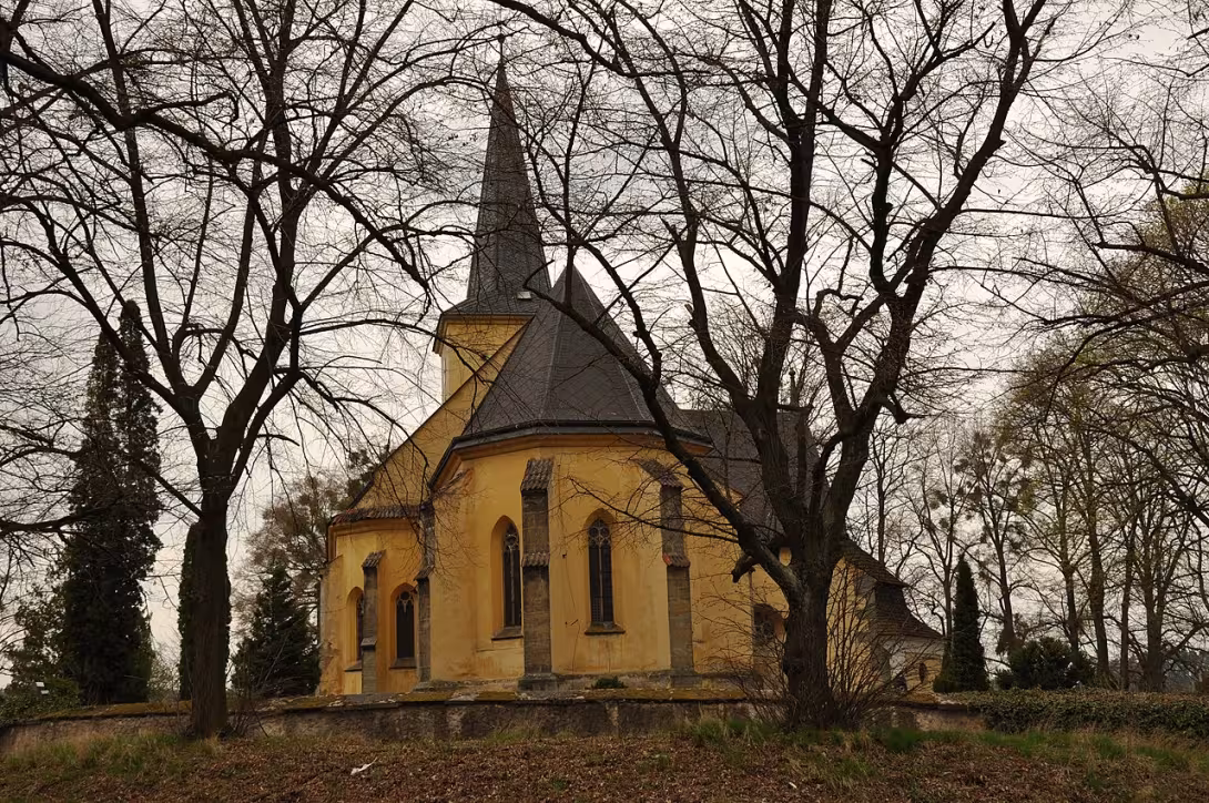 Dnešní pohled – kostel svatého Petra a Pavla (Kostelec u Heřmanova Městce)