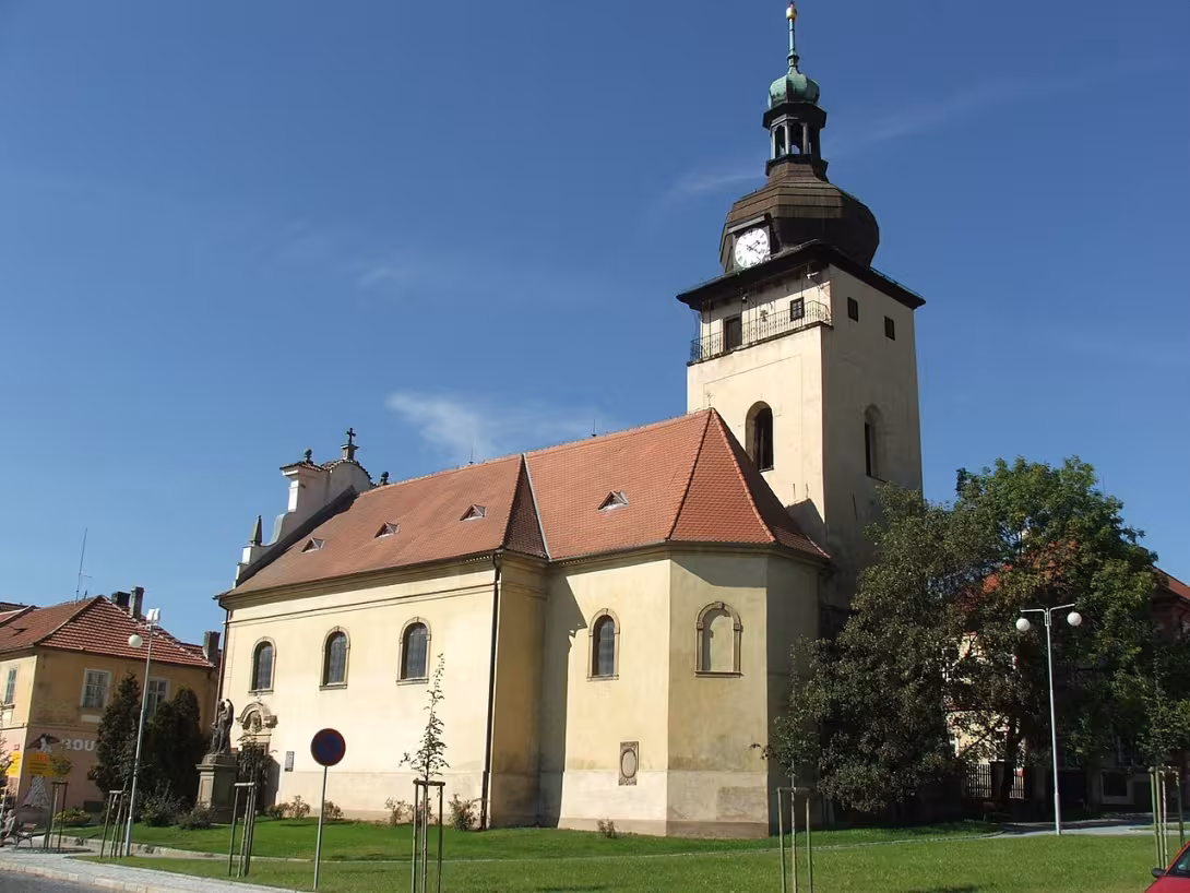 Today's view – kostel svatého Petra a Pavla v Unhošti