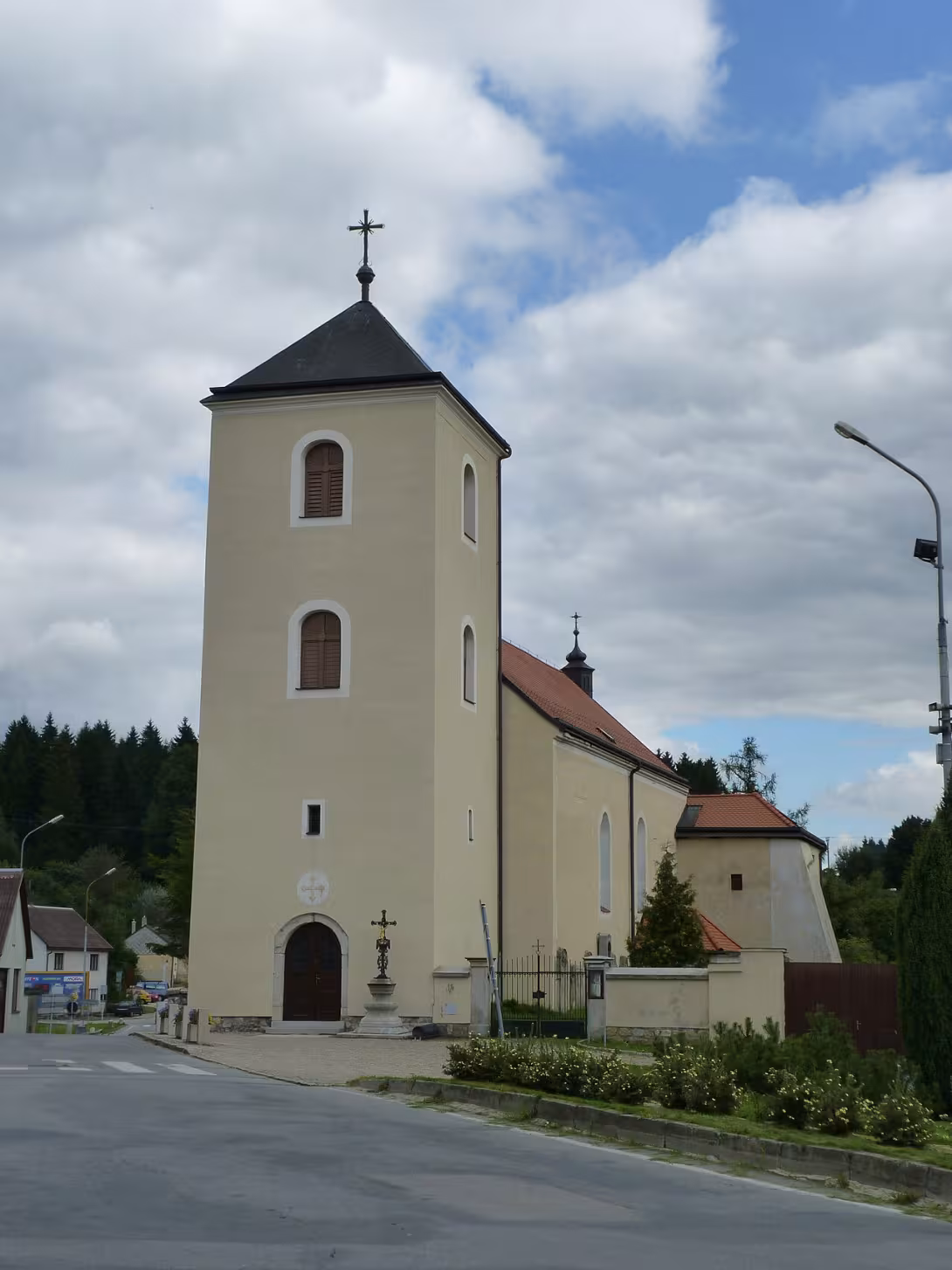 Dnešní pohled – kostel svatého Prokopa (Studená)