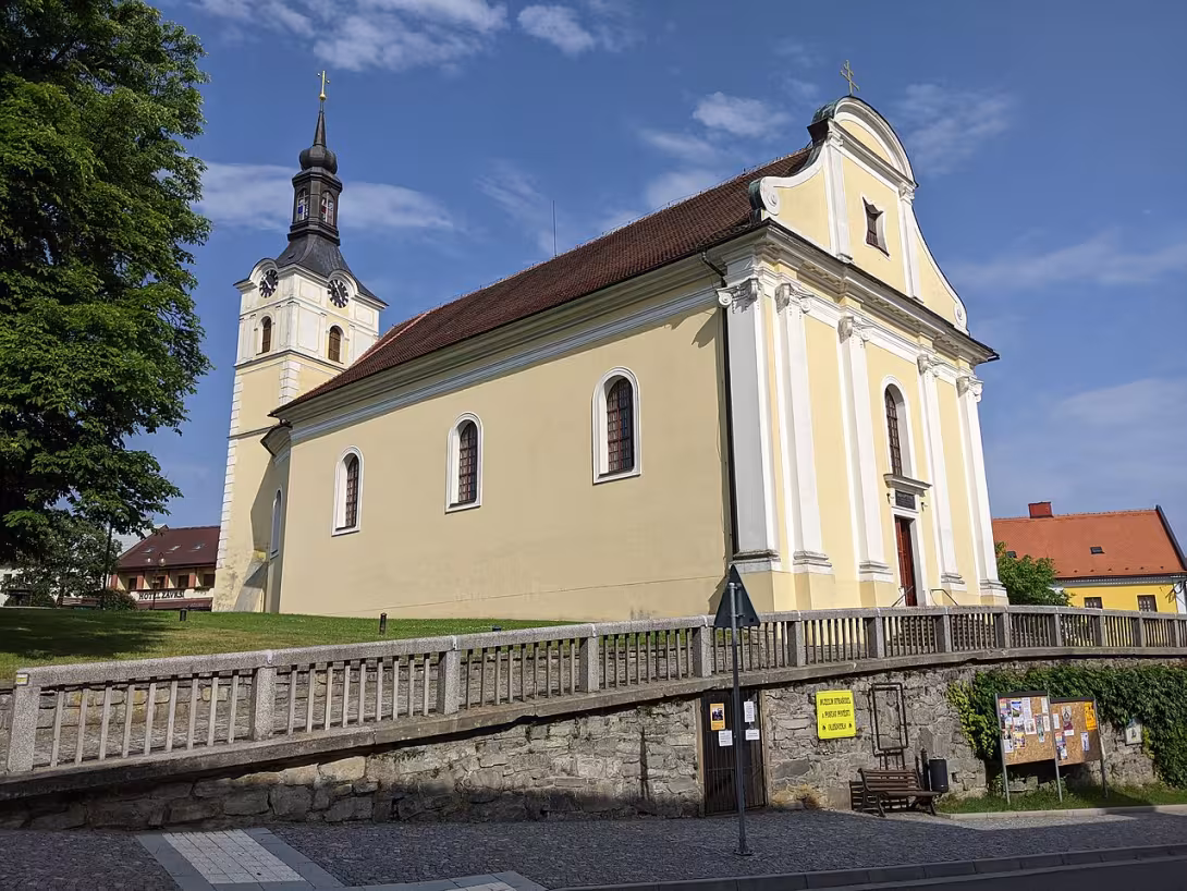 Dnešný pohľad – kostel svatého Vavřince (Olešnice)
