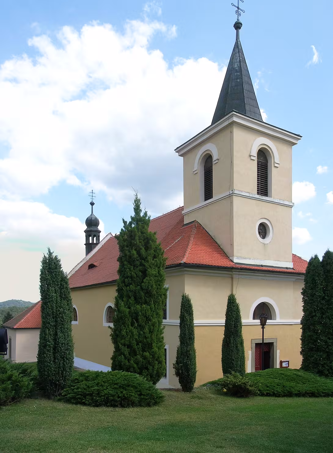 Dnešní pohled – kostel svatého Vavřince (Nezabudice)