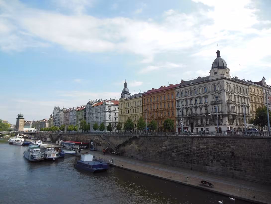 Dnešní pohled – Rašínovo nábřeží