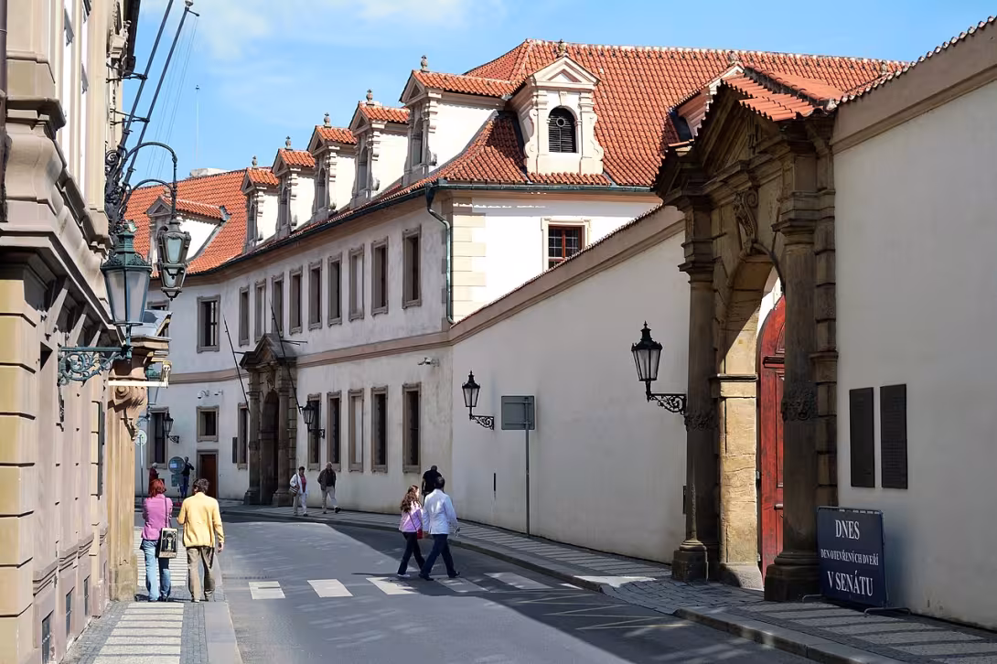 Dnešní pohled – Valdštejnská ulice