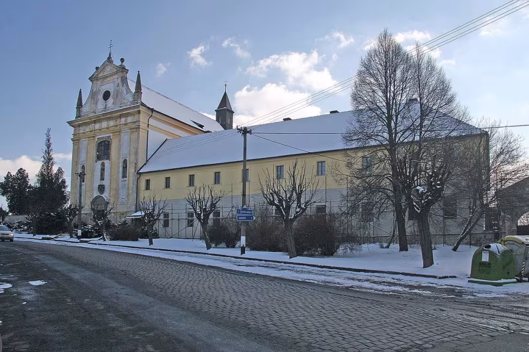 Dnešní pohled – Františkánský klášter v Zásmukách
