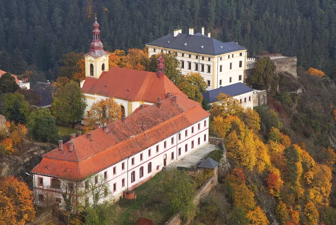Dnešní pohled – Klášter servitů (Rabštejn nad Střelou)