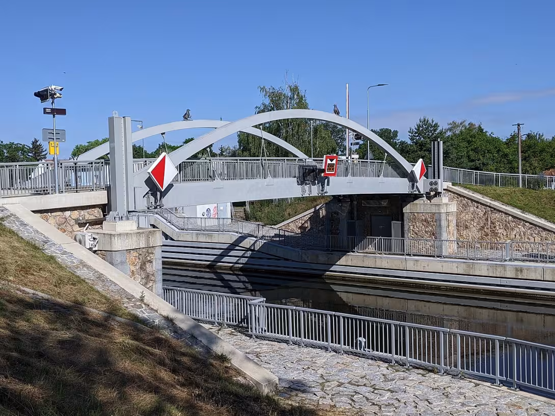 Dnešní pohled – most přes plavební kanál ve Vraňanech