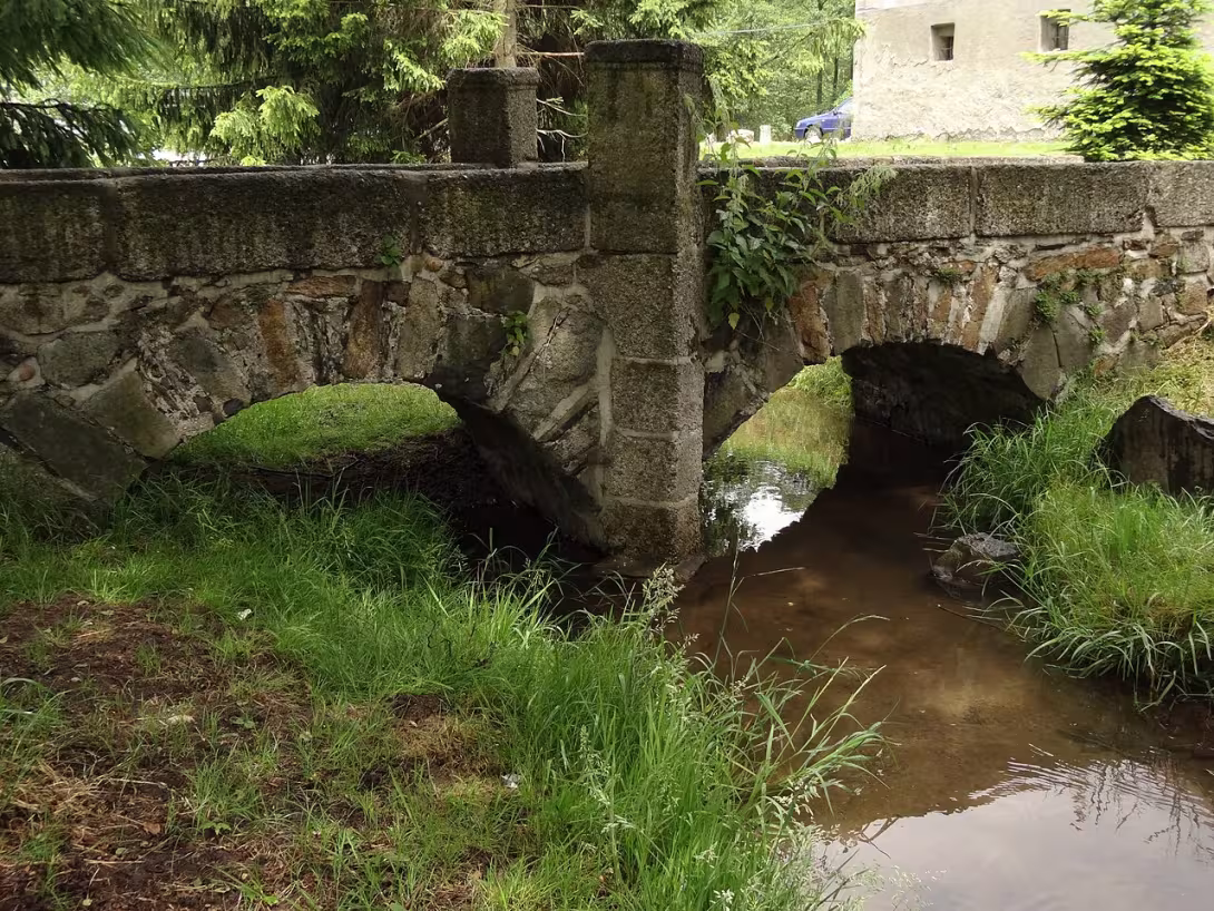 Dzisiejszy widok – mostek k čp. 60 v Arnolticích