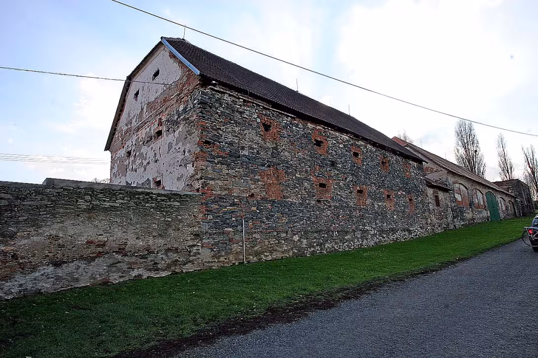 Auersperský zemědělský dvůr