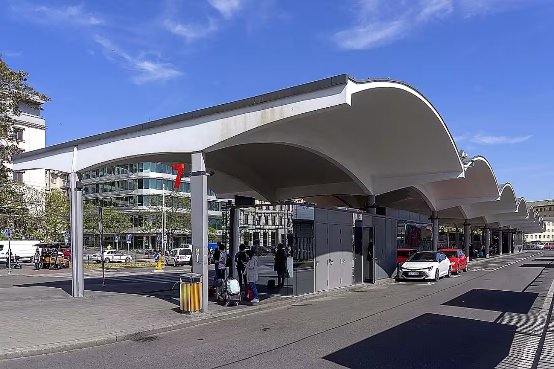 Autobusové nádraží Grand