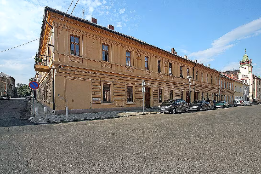 B. Němcové 110 a 112