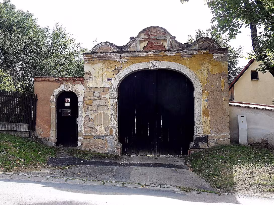 Brána s brankou usedlosti Božkov čp. 38