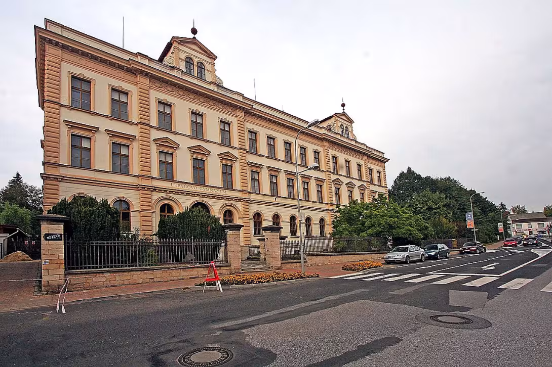 Budova Lepařova gymnázia