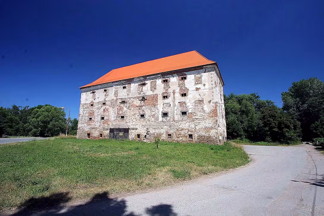 Bývalá tvrz – sýpka