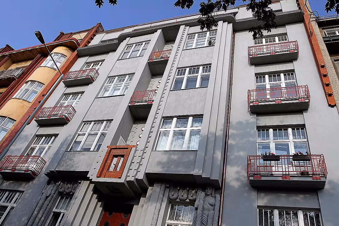 Chopinova 6