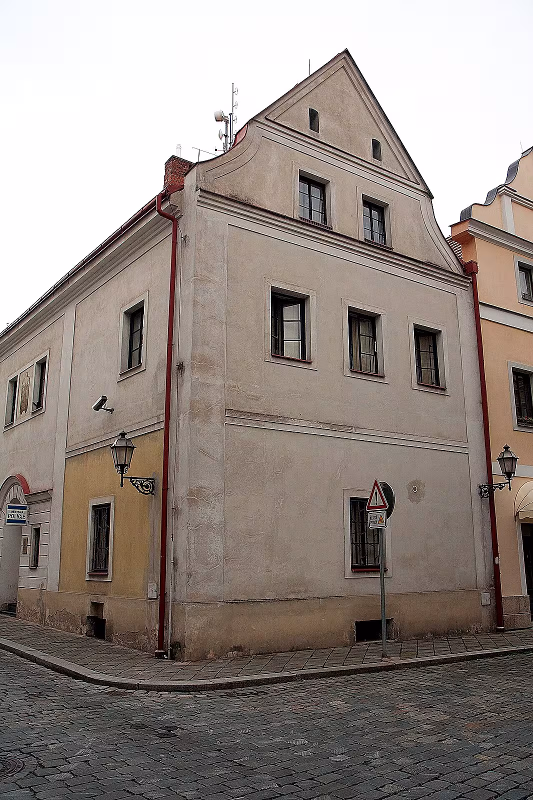 Dlouhá 10