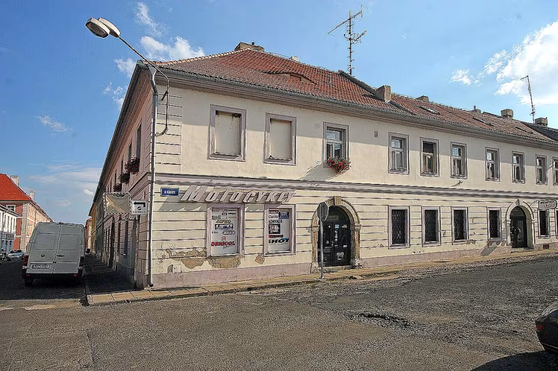 Dlouhá 18, B. Němcové 19