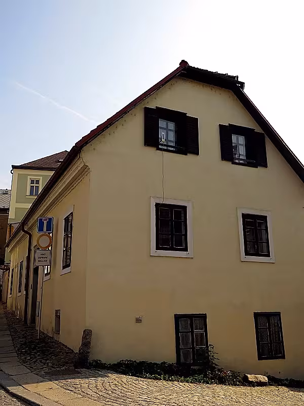 Dobrovského 180