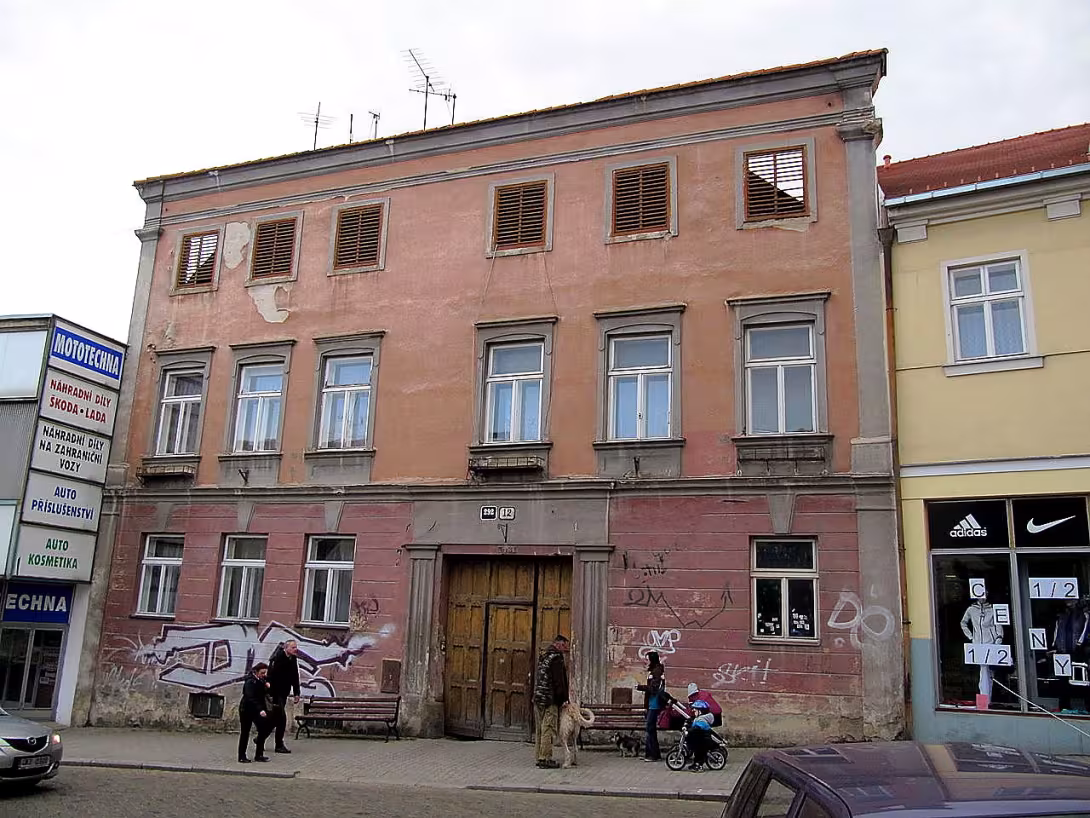 Dolní Česká 12
