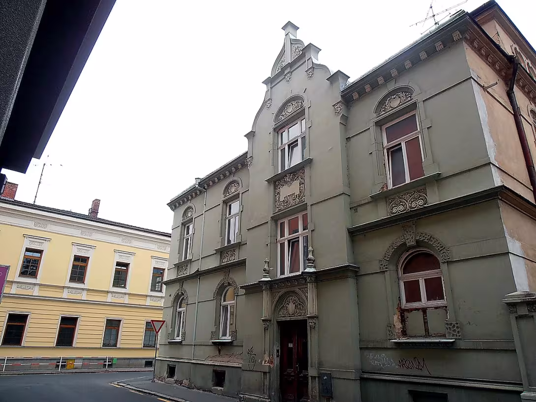 Dvojdům Popská 8, Almužnická 2