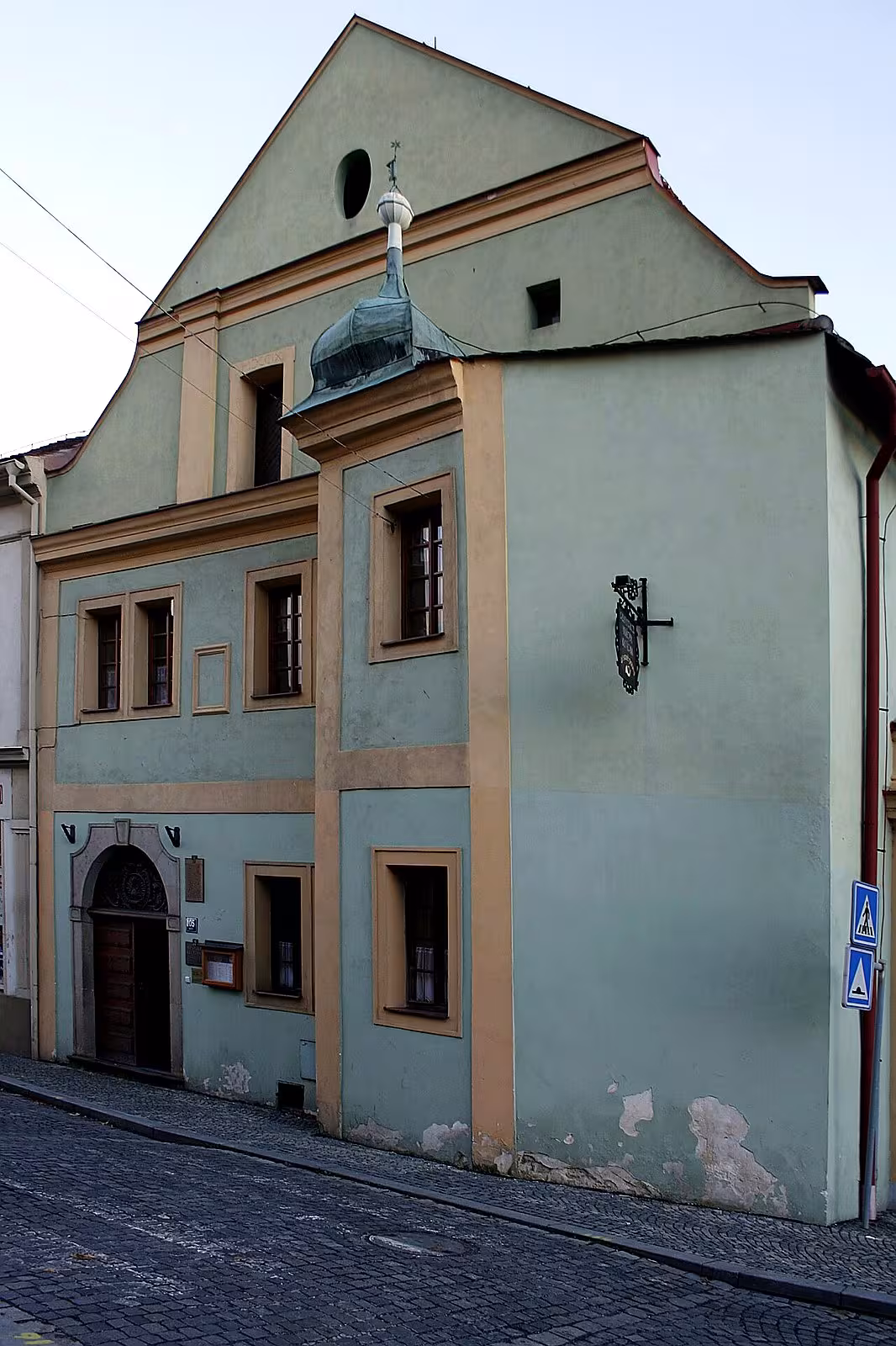 Dvojdům čp. 105