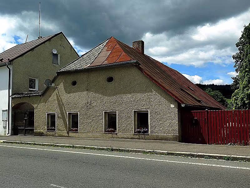 Dvojdům čp. 242