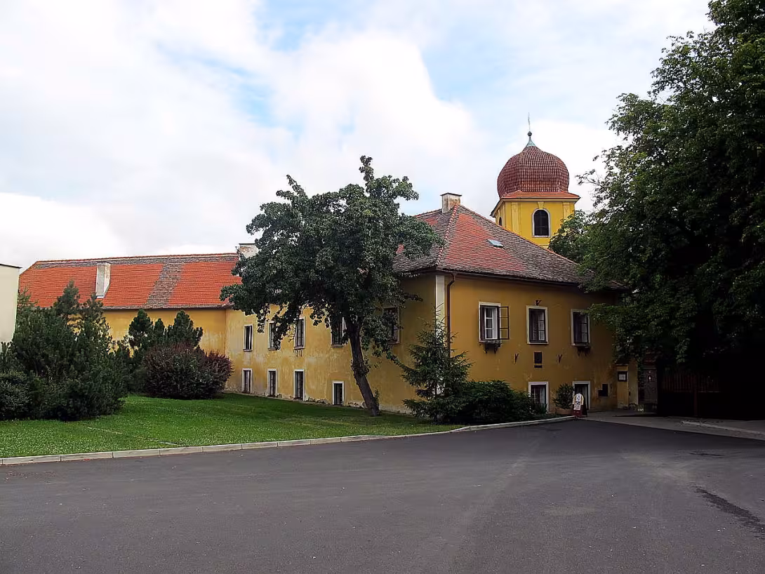 Panenský Týnec