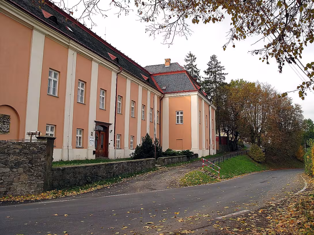 Zámek Melč s parkem