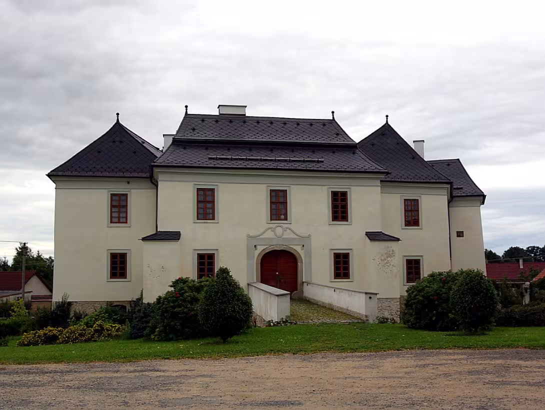 Zámek Pluhův Žďár