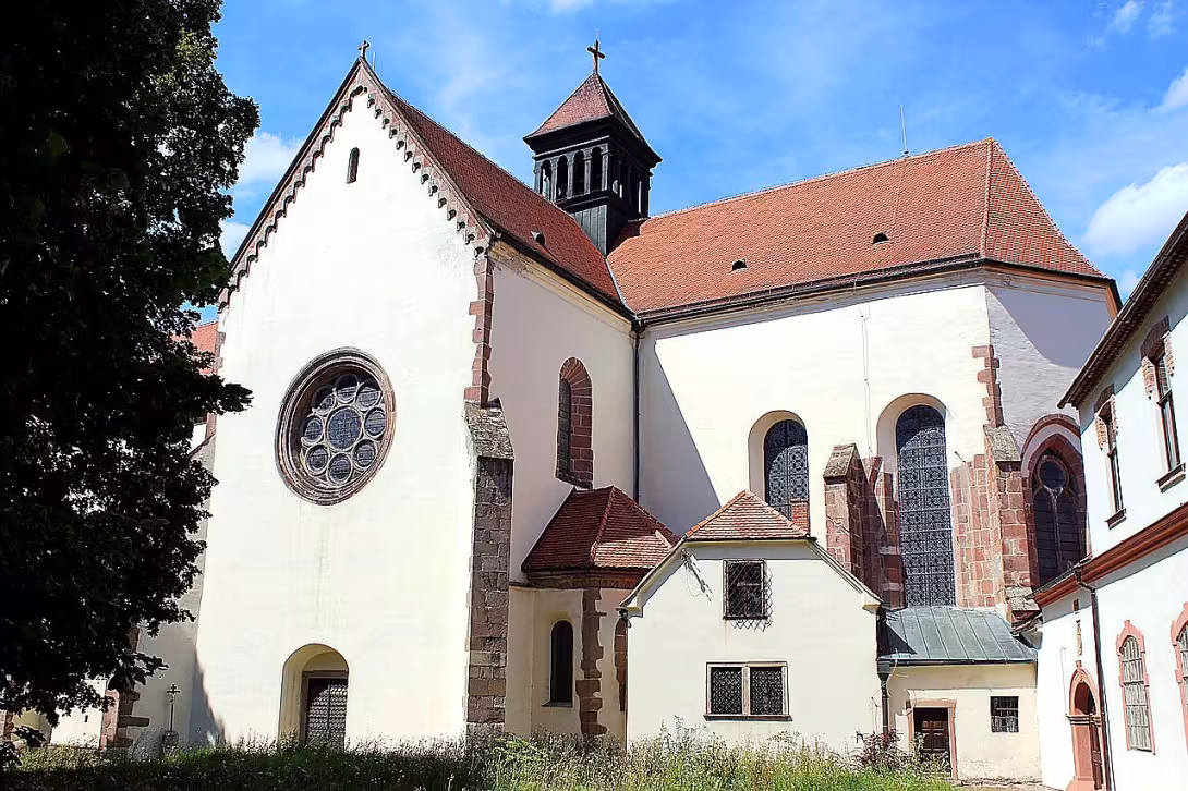 kostel Nanebevzetí Panny Marie (Předklášteří)