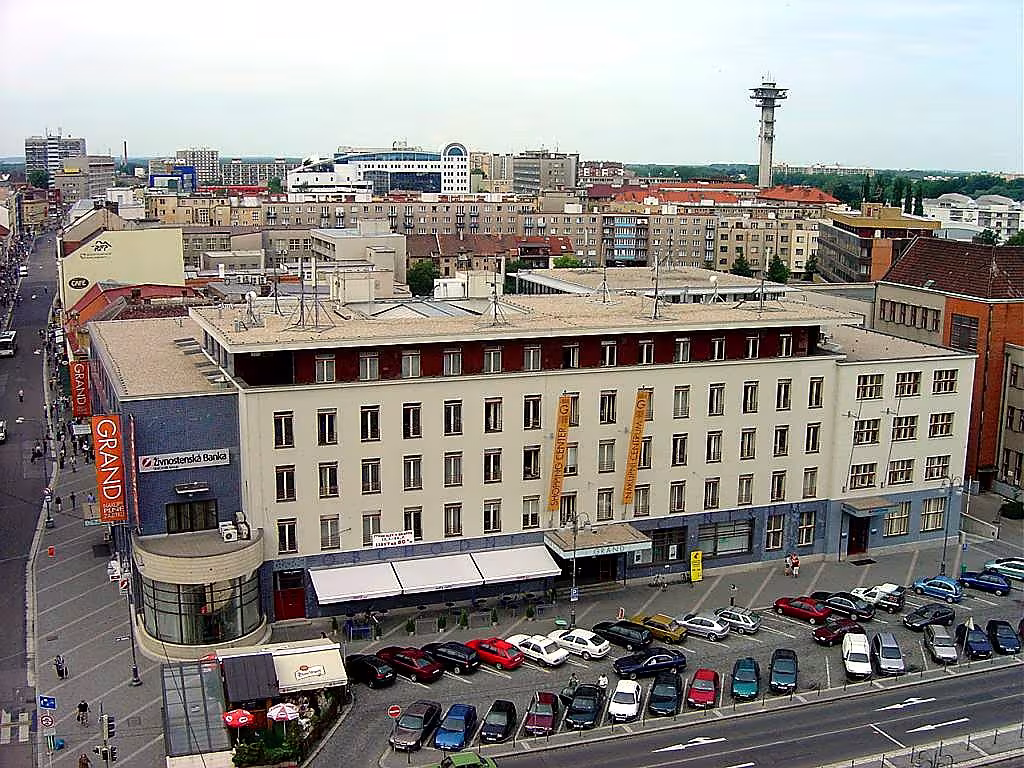 grandhotel a okresní dům v Pardubicích
