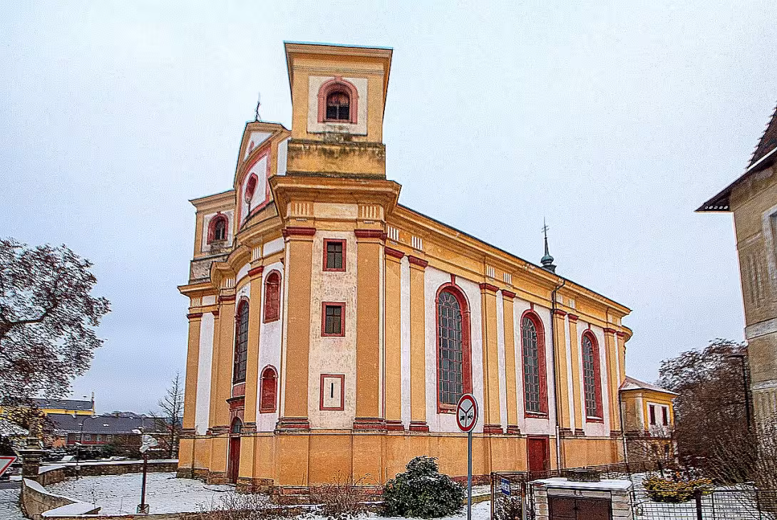 Kostel Nalezení svatého Kříže v Dubé