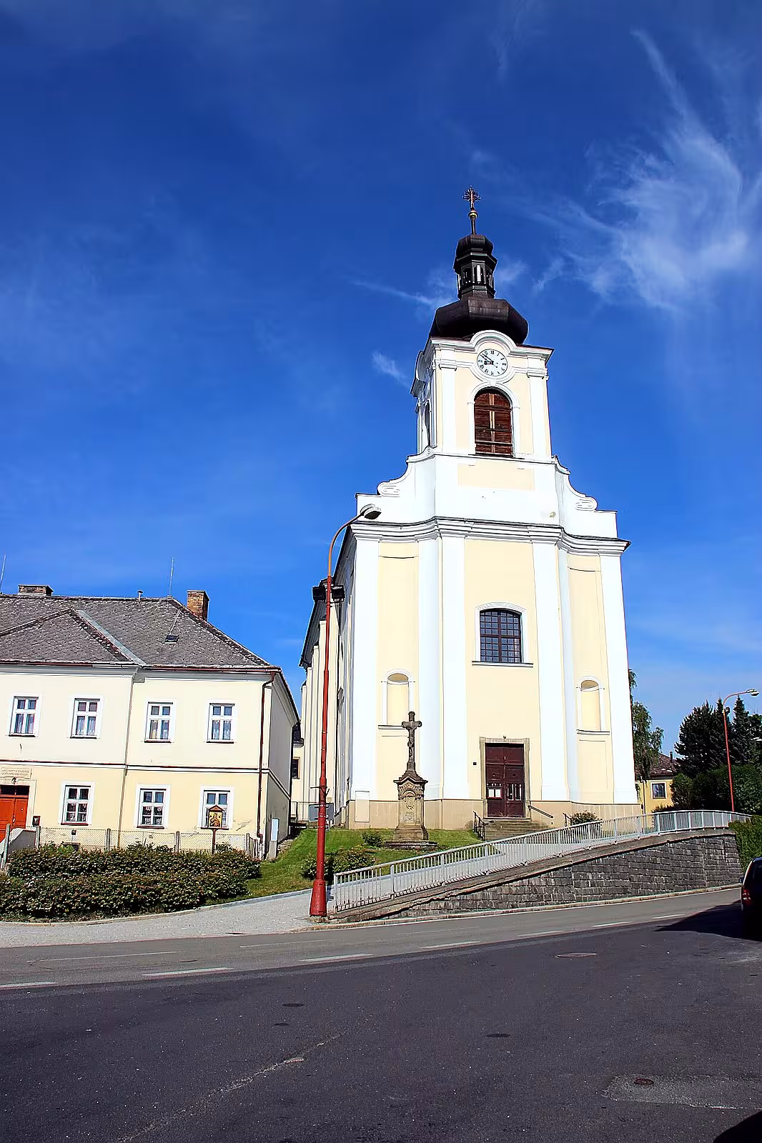 Kostel Nanebevzetí Panny Marie (Štíty)