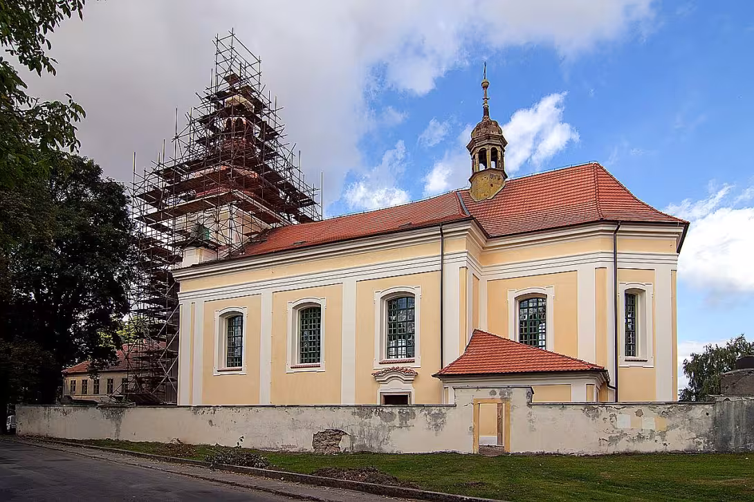 Kostel Nanebevzetí Panny Marie (Chorušice)