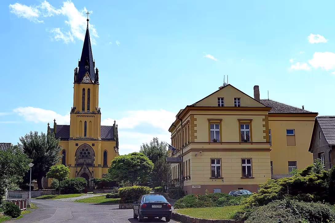 Kostel Narození Panny Marie (Libochovany)