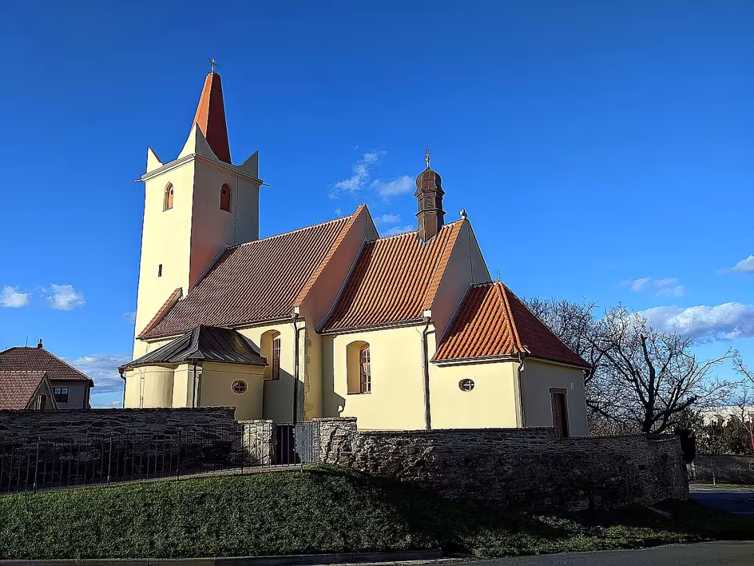Kostel Narození Panny Marie (Červené Pečky)