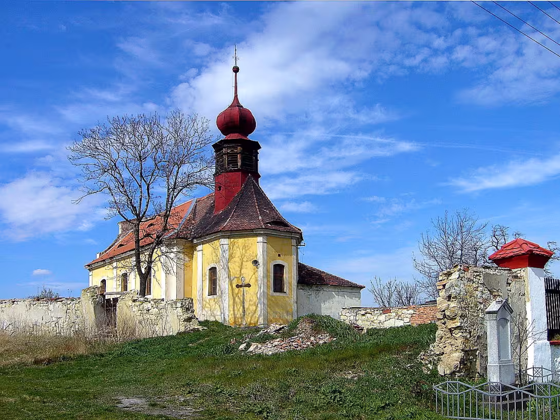 Kostel Narození Panny Marie (Mory)