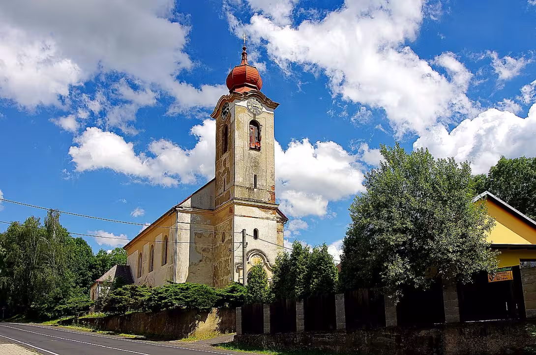 Kostel Nejsvětější Trojice (Staré Sedlo)