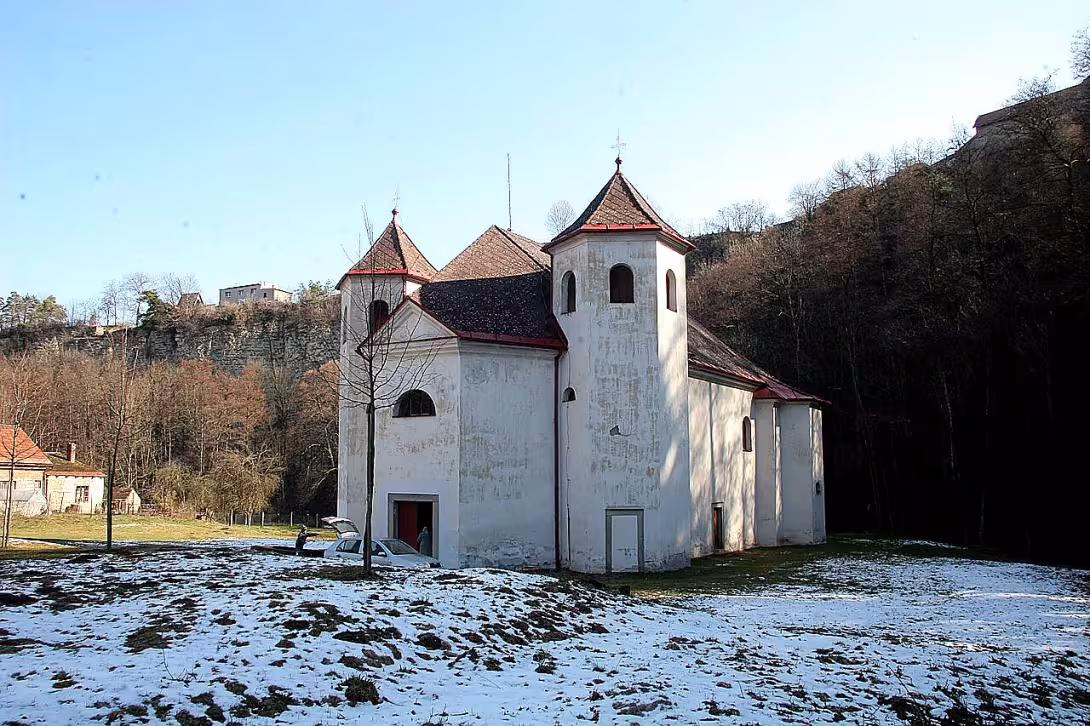 Kostel Panny Marie pod Skalou