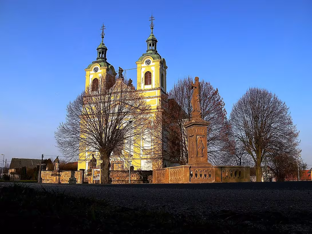 Kostel Povýšení svatého Kříže (Ostružno)
