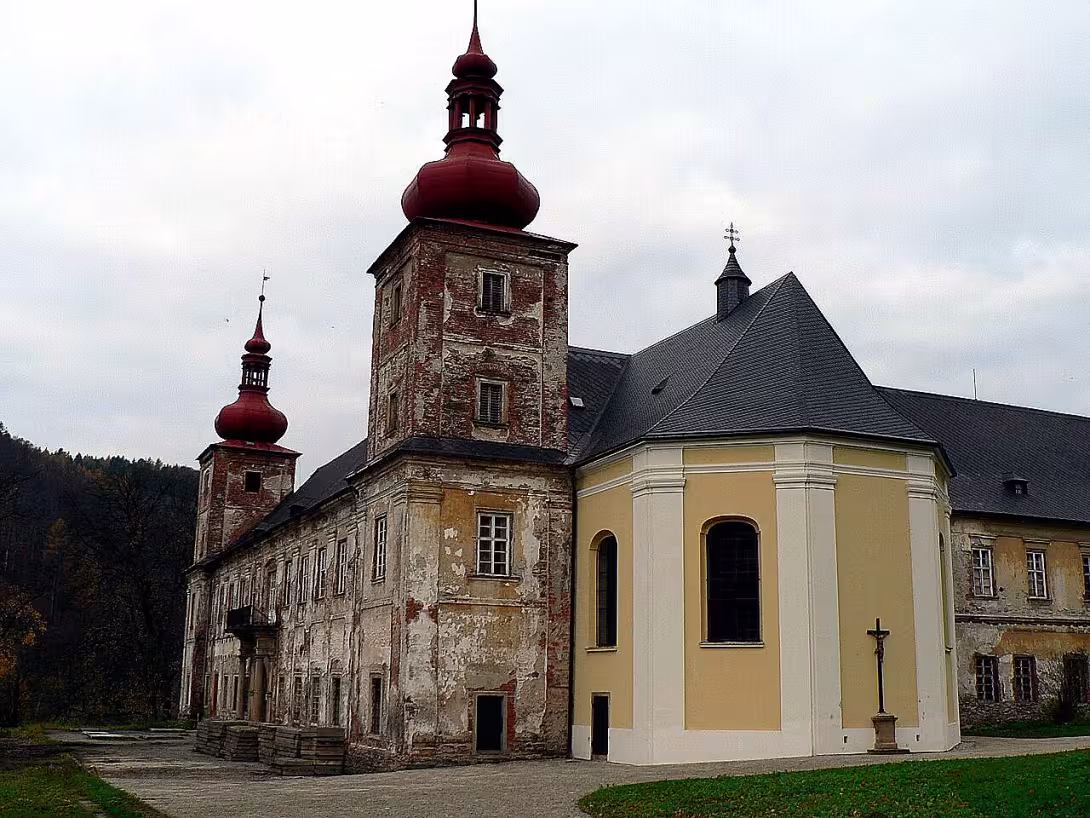 Kostel svatého Cyrila a Metoděje (Loučná nad Desnou)