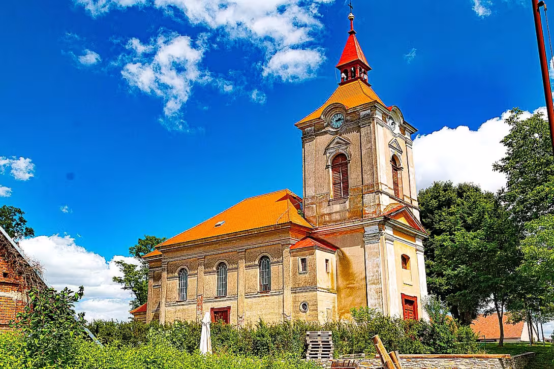 Kostel svatého Petra a Pavla (Jeníkovice)