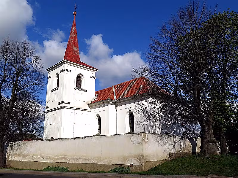 Kostel svatého Petra a Pavla (Dubany)