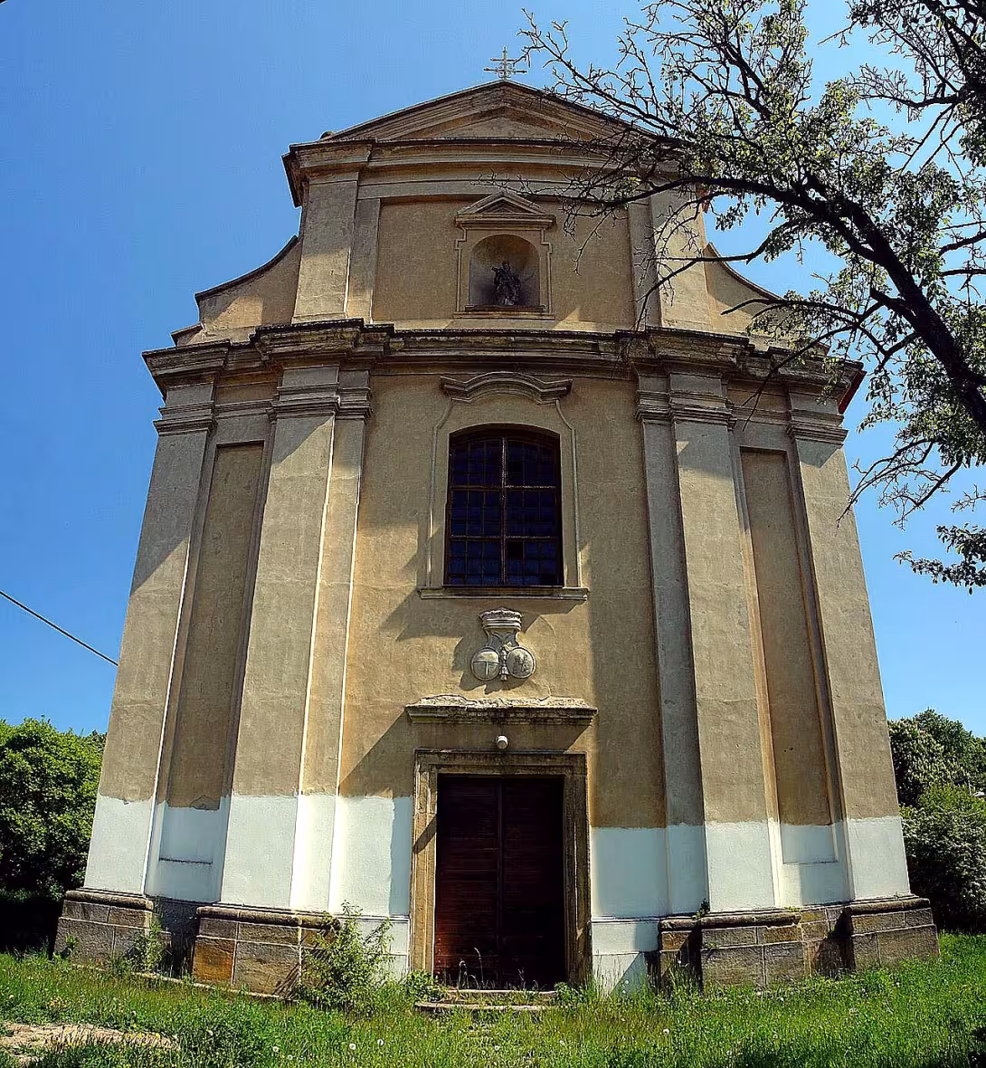 Kostel svatého Petra a Pavla (Sutom)