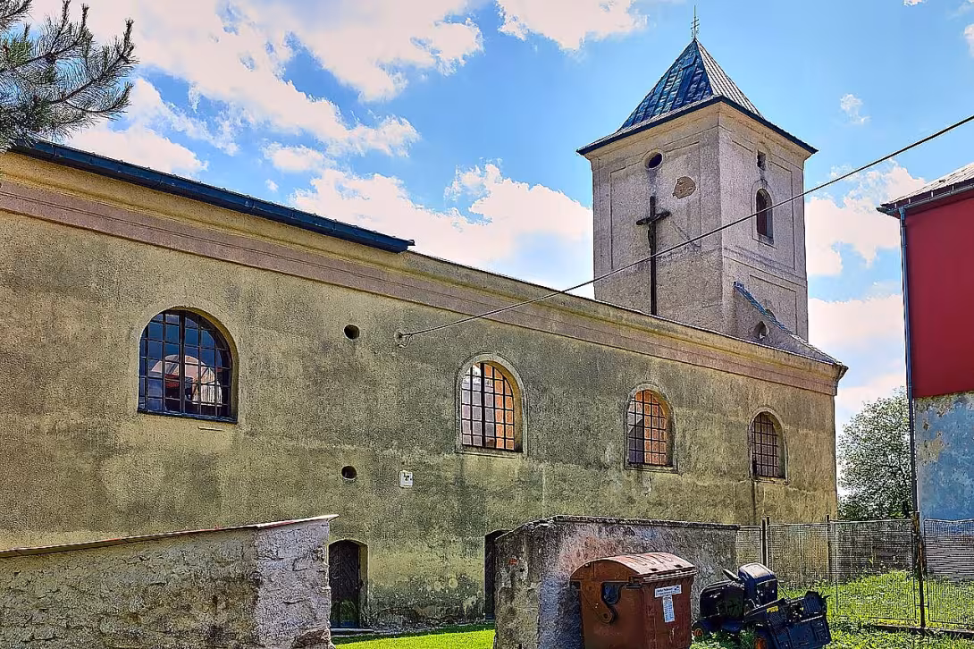 Kostel svatého Petra a Pavla (Krásný Les)