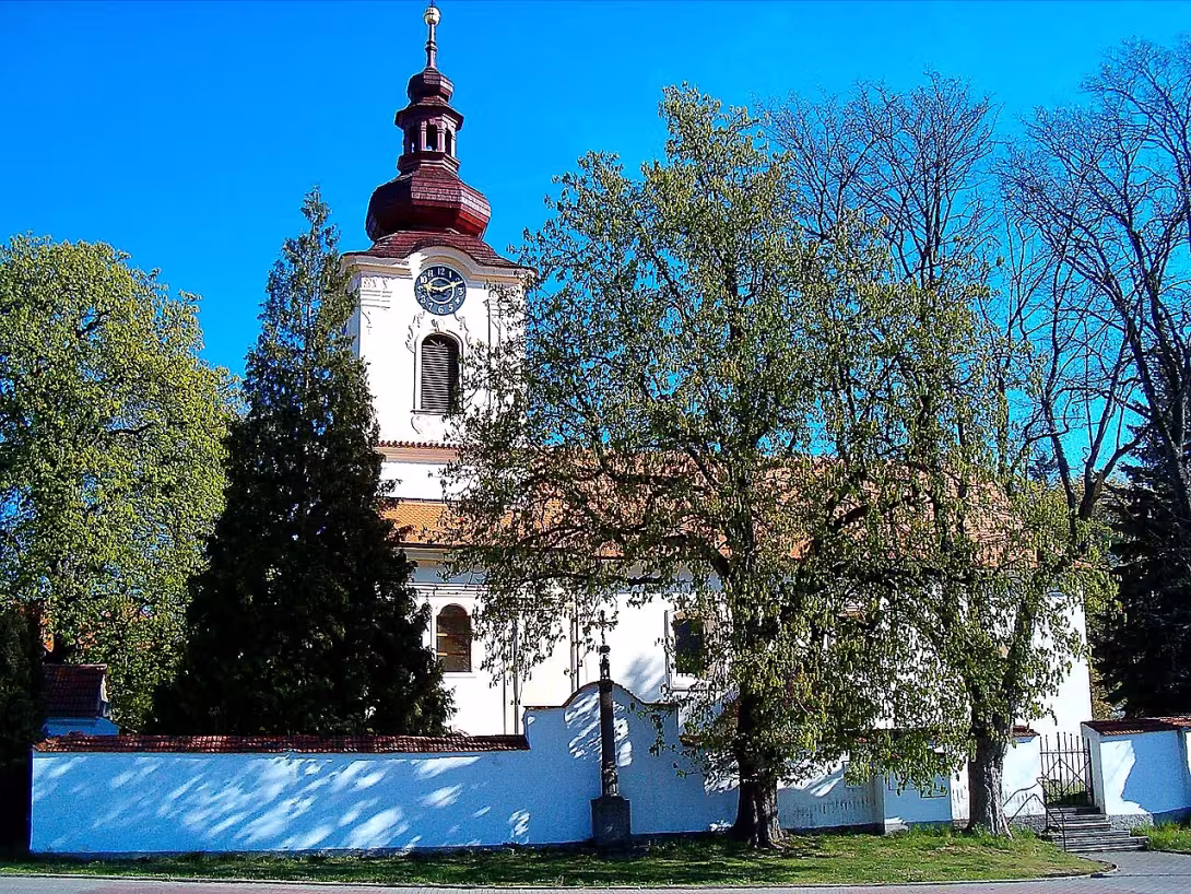 Kostel svatých Petra a Pavla (Petrovice)