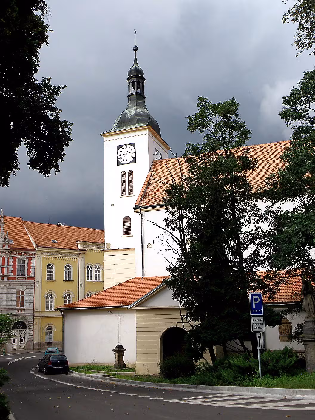 Kostel svatých Petra a Pavla v Bílině