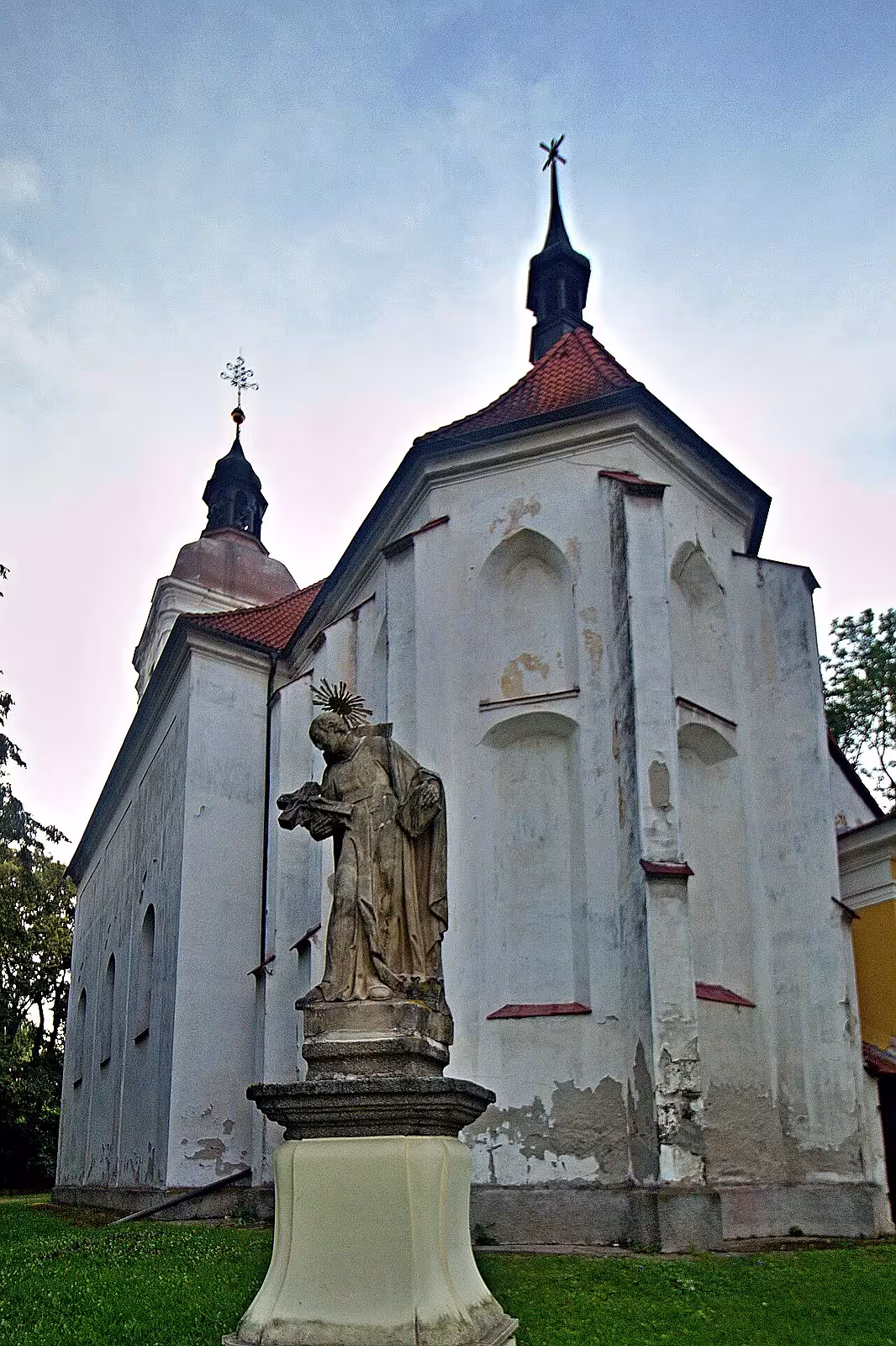 Kostel svatých Petra a Pavla v Chotovinách